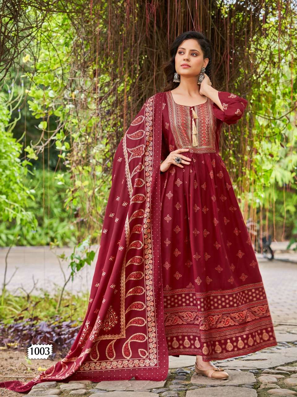 Salwar Suits : Dusty rose rayon thread and sequence work ...